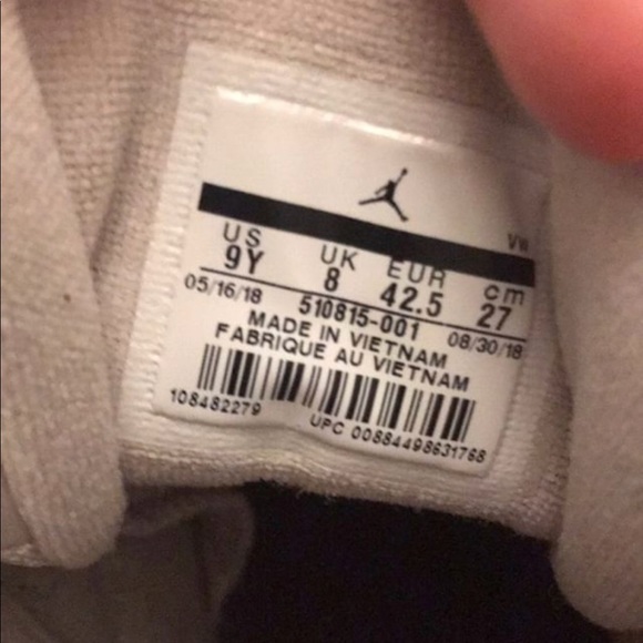 White and purple Jordan retro 12’s - Picture 5 of 5